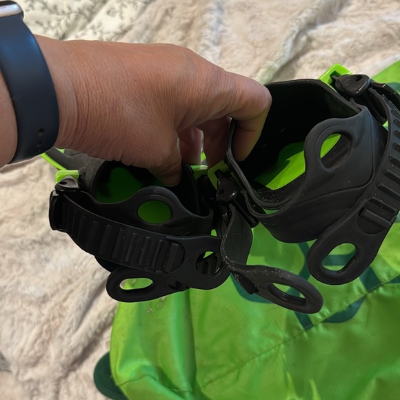 Flippers - Picture 3 of 7